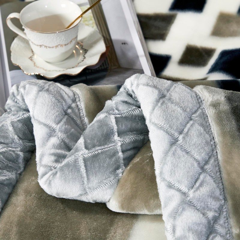 Korean Mink Blanket 55"×75", Silky Soft and Warm - 2