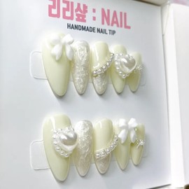 Wedding Pearl Handmade Nail Tips - Short Almond / 웨딩진주 수제네일팁 - 숏아몬드