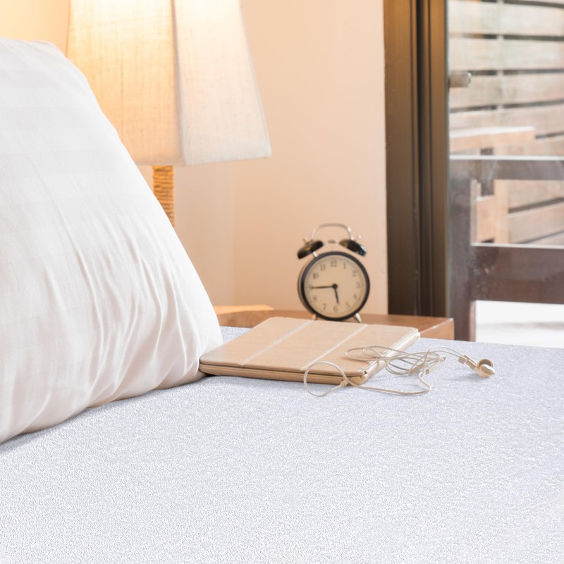 Utopia Bedding Mattress Protector, 135 x 190 x 30 cm,