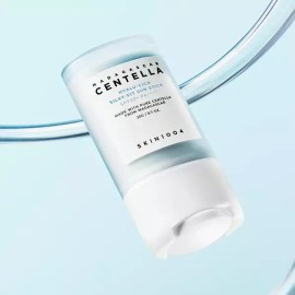 Skin 1004 스킨1004 마다가스카르 센텔라 히알루-시카 실키핏 선 스틱 20g Skin1004 Madagascar Centella Hyalu-Cica Silky Fit Sun Stick 20g [Hyalur-Cica Silky Fit Sun Stick 20g]