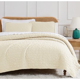 Southshore Fine Living, Inc. Oversized Quilt Bedding Set Lightweight, Prewash Fabric Soft Coverlet Bedspread 3-Piece with Two Matching Shams (98 in Wide x 98 in Long), Full/Queen, Pebble Cream