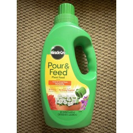 Miracle-Gro 3006002 Indoor & Outdoor Pour & Feed Liquid Plant Food 32 oz.