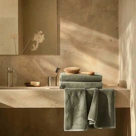 Italic Serene Ultraplush Australian Cotton Hand Towels - Set of 2 Luxury Hand Towels, Quick-Dry Plush and Absorbent, 100% Cotton Hand Towels for Bathroom, Gym, Shower, Hotel, and Spa (Green)