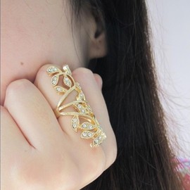 Yheakne Vintage Crystal Leaf Ring Gold Cz Leaf Wrap Ring Rhinestone Leaf Finger Rings Sparkly Olive Branch Ring Jewelry for Women and Girls（Silver）