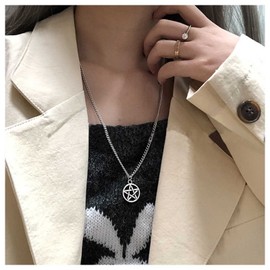 Allereya Vintage Star Circle Pendant Necklace Pentacle Star Necklace Pentagram Choker Necklace Silver Minimal Necklace Jewellery for Women and Girls