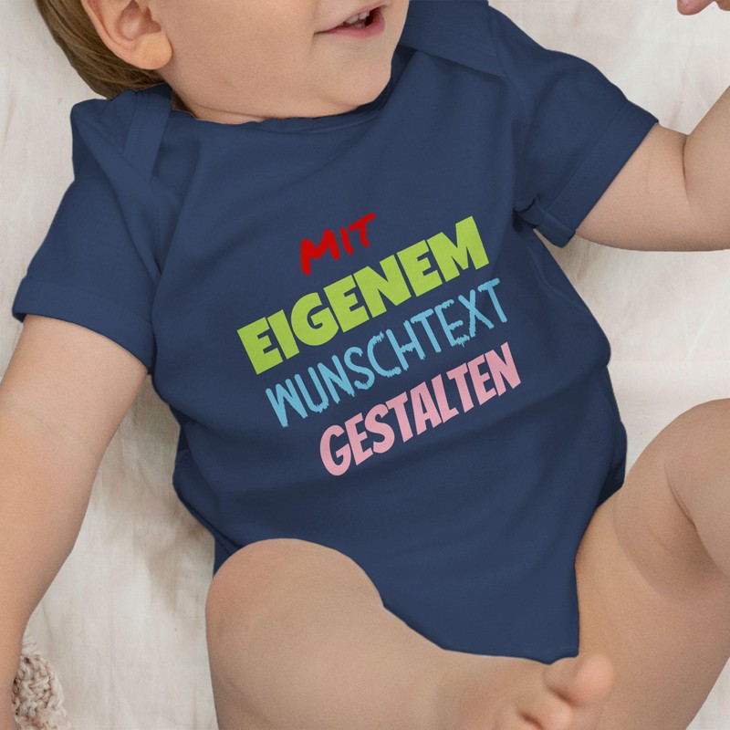 Geschenk mit Namen personalisiert by Shirtracer - Baby Bodysuit Boy