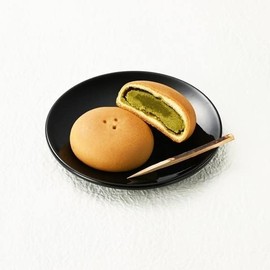 Nagoyan Matcha Japanese Sweet Buns Filled with Matcha Flavored Yellow Bean Paste by PASCO Shikishima Bakery 5 Pieces (Pack of 2, Total 10 pieces), Wagashi Japanese Sweets Omiyage Souvenirs from Nagoya, Aichi Prefecture, Japan - Limited Stock