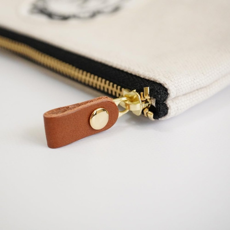 initial embroidered pouch, Quinari