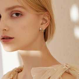 WATEFOER Gold Hoop Earrings for Women, 14K Gold-Plated Triple Claw Hoop Earrings with Cubic Zirconia, Jewellery Gifts for Valentine's Day, Birthday (Gold), Copper, No Gemstone