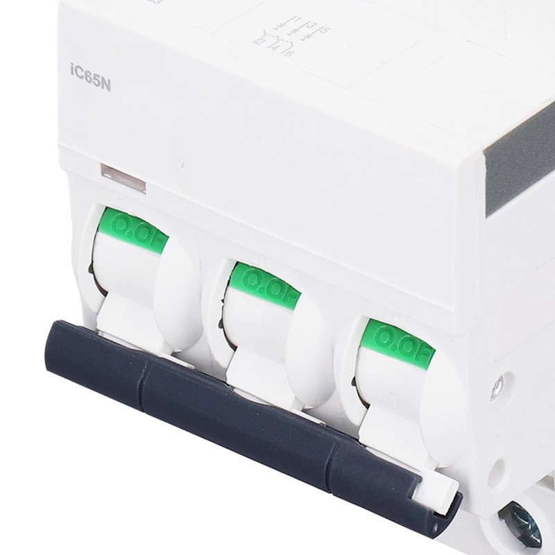3P Miniature Circuit Breaker Easy Disassembly Assembly Din Rail Mount