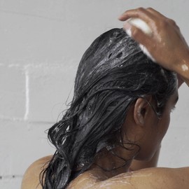 ATTITUDE Hair Shampoo Bar, EWG Verified and Plastic-free Beauty Care, Vegan and Cruelty-free, Nourishing, Sandalwood, 4 Oz