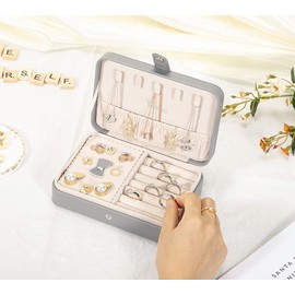 Voova Travel Jewellery Box Organiser for Women Girls,PU Leather Small Jewelry Storage Case with Smart Earrings Plate,Mini jewlerrying Display Holder for Earrings Rings Necklace Bracelets,Grey
