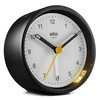 Braun Klassischer analoger Wecker mit Schlummerfunktion und Licht, ruhiges Quarzuhrwerk,