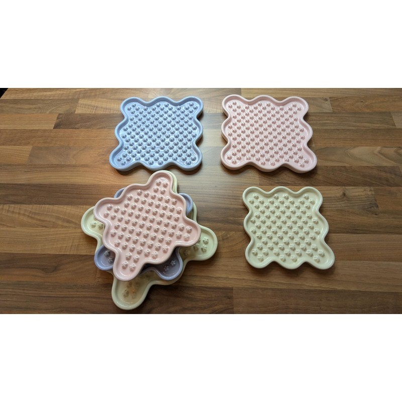 Fussy Cat Ceramic 'Lick Mat' Cat Slow Puzzle Feeder Bowl.