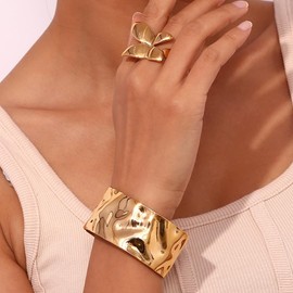 Simple Big Butterfly Wrap Finger Ring for Women Girls Stainless Steel 18K Gold Plated Open Statement Ring Expandable Finger Bands Minimalist Chunky Ring Fashion Jewelry Gifts (Gold)