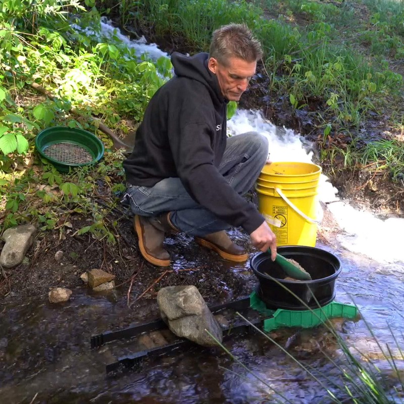 16 Piece Gold Panning Kit - Gold Mining Kit with
