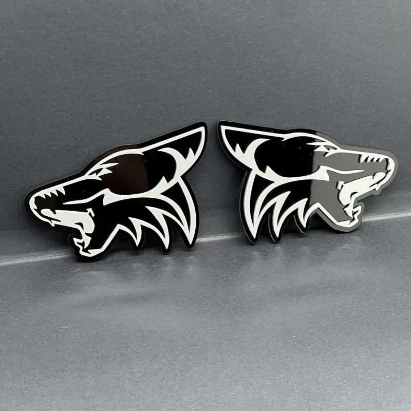 Emblem Badge 2PCS COYOTE Emblem Badges Fender Angry Aggressive Racing