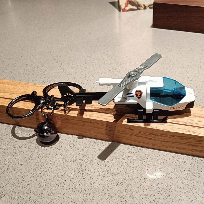 Pouior helicopter keychain (White)