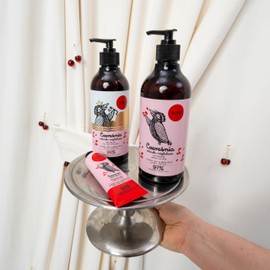 YOPE Liquid Soap, Moisturising, Panthenol, Allantoin, 98% Ingredients of Natural Origin, Vegan, Fragrance: Cherry and Almond Milk, 500 ml