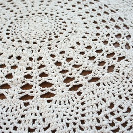 USTIDE Handmade Crochet Tablecloth 100% Cotton Soft Table Cloth Romantic Floral Lace Tablecloth Little Round Crochet Table Overlays Coffee Tea Table Doillies 80cm, Beige