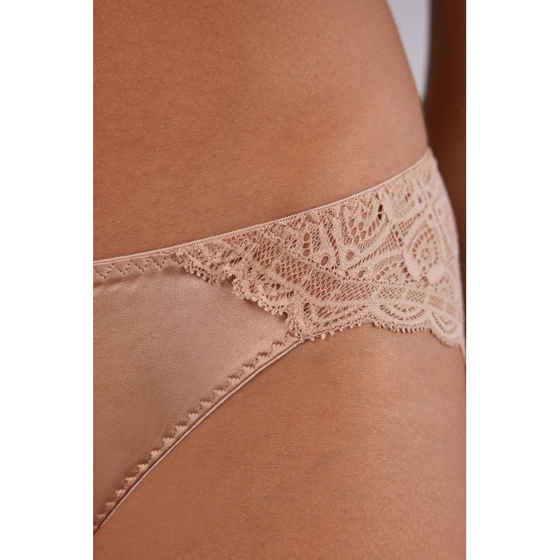Intimissimi Woman's Lace and Silk Bikini Briefs in Natural, Size