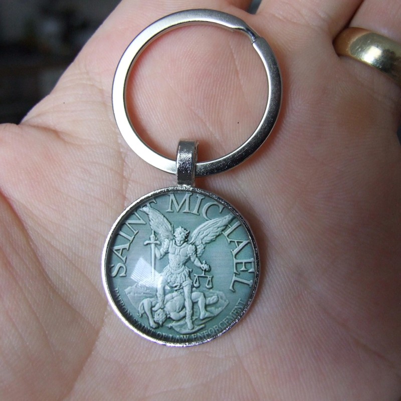 LivelyBuy Archangel St. Michael Keychain Protect Holy Shield Amulet Silver
