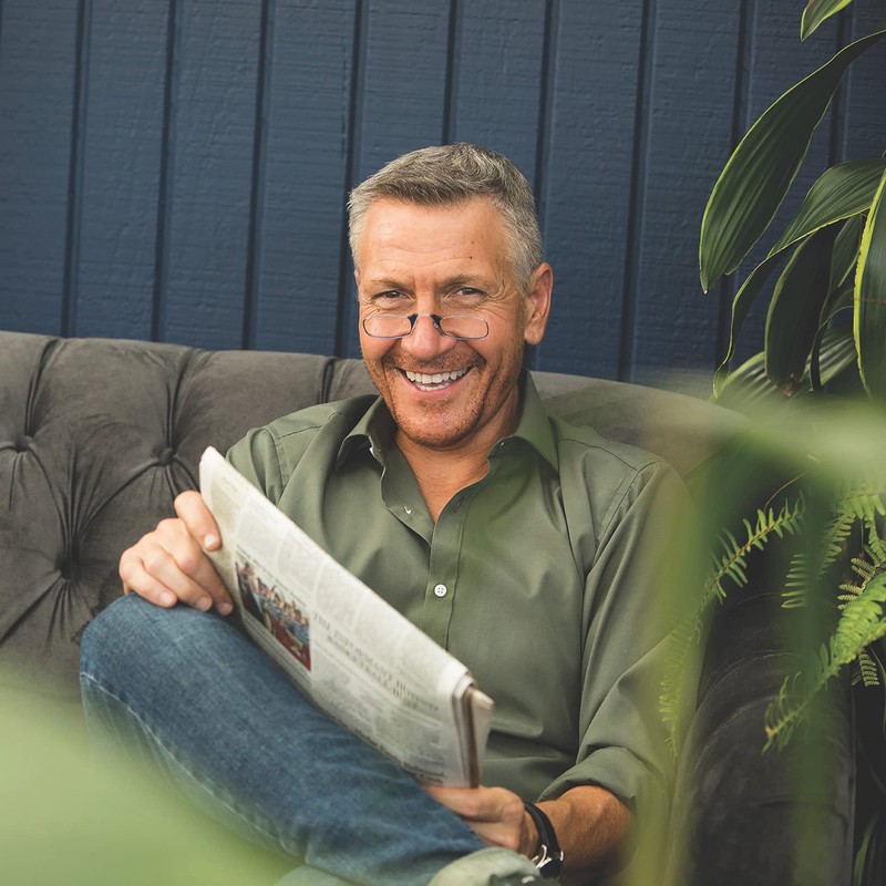 ThinOptics Lesebrille + Schwarzes Universal-Hartschalenetui, Schwarzes Brillengestell +1,00 Dioptrien