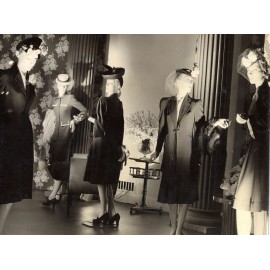 Vintage Strange Creepy Photo Weird Store Mannequins 10 x 8  Photo Reprint A-7