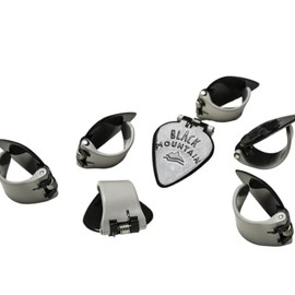 Black Mountain - Púas de pulgar de calibre medio para guitarra acústica, guitarra eléctrica, ukelele, banjo y más, ajuste universal con resorte para pulgares medianos a XL, púas de dedo de primera