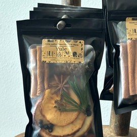 Yule Simmer pot mix - Color: Large 4..3 x 6.7