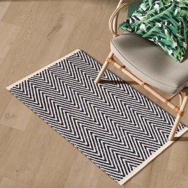 THE BEER VALLEY Chevron Hand Woven Rug, 2'x3' - Navy Blue, Small Accent Rugs for Kitchen, Bedroom, Office | Farmhouse Reversible Mat for Entryway, Patio, Washable Bathroom Rugs - 24x36 Inches