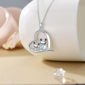 YAFEINI Frog Necklace for Women Sterling Silver Cute Frog Love Heart Pendant Necklace Frog Jewellery Gifts for Girls Frog Lover(Frog Necklace)