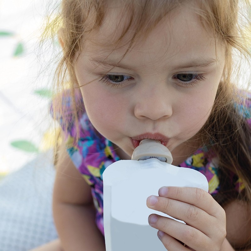 Squeezy drinking attachment for squeeze bags, leak-proof 2 pieces mouthpiece