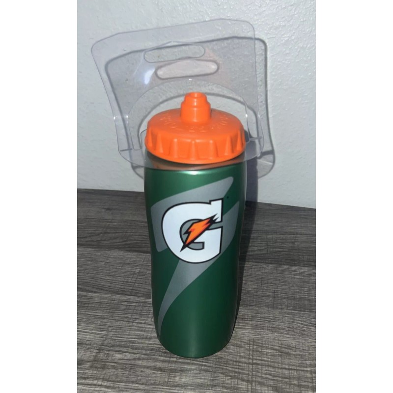 Gatorade Water Bottle 28oz Gatorskin Green Contour Style Squeeze Sports