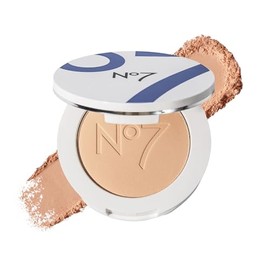 No7 Polvo de Triple Acción Lift & Luminate - Medio - Polvo Fijador de Maquillaje Prensado para La Cara - El Polvo Fijante Compacto Reduce La Apariencia de Líneas Finas y Mejora El Brillo (10G)