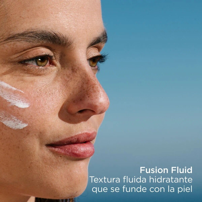 Protector Solar Isdin Fusion Fluid Fps Spot Prevent Crema