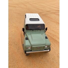Kyosho 32527GR Radio Control Electric Crawling Car Minute 4 x 4 Series Ready Set Land Rover Defender 90 Heritage Grassmia Green/Alaska White
