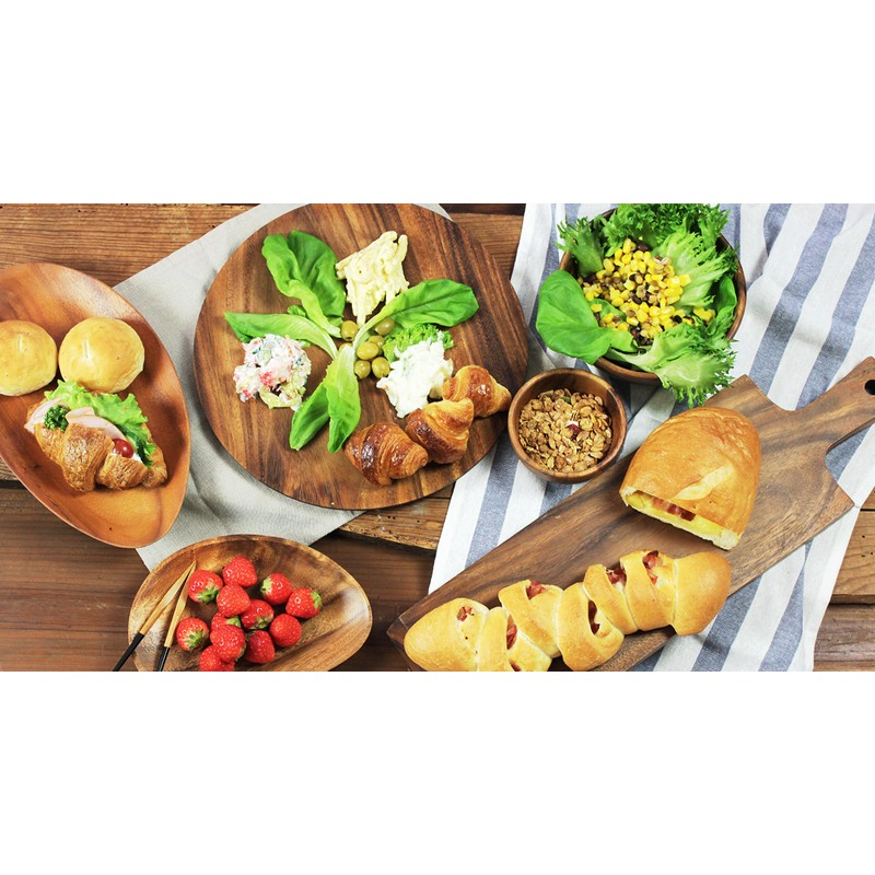 Thousand "Natural Acacia Cutting Board