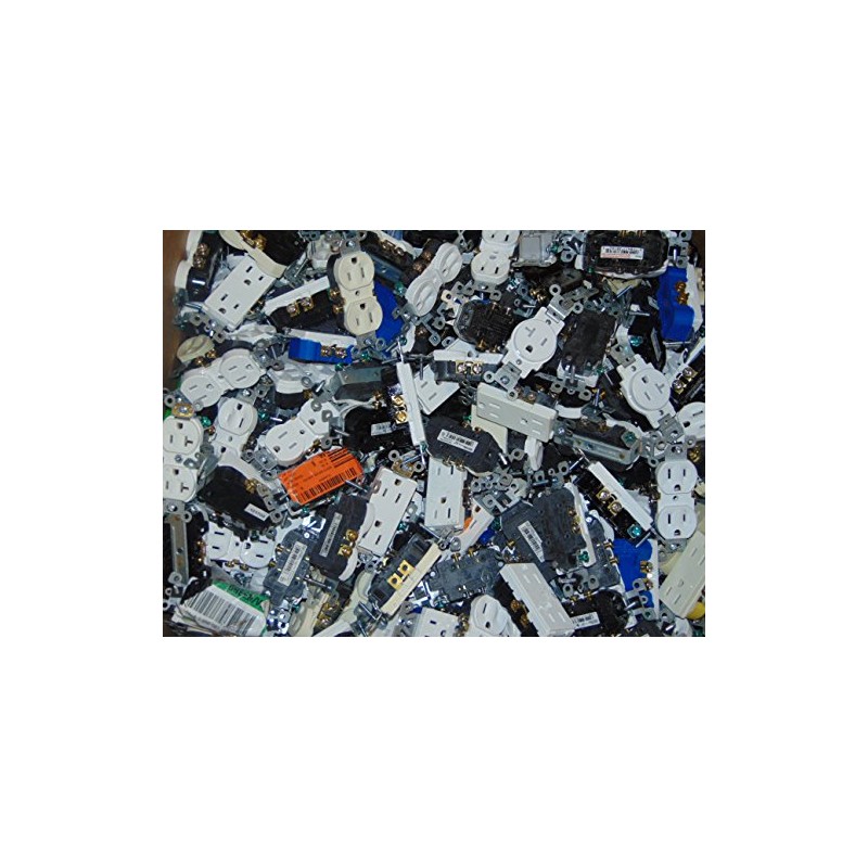 Leviton Self-Test SmartlockPro Slim GFCI Non-Tamper-Resistant Receptacle with LED Indicator