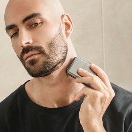 Head Shaver for Bald Men, Electric Razors Wet & Dry Waterproof 7D Rotary Shavers for Head and Face, Men's Electric Head Shavers Cordless, Type-C Charge, 2-Speed, LCD Battery Indicator