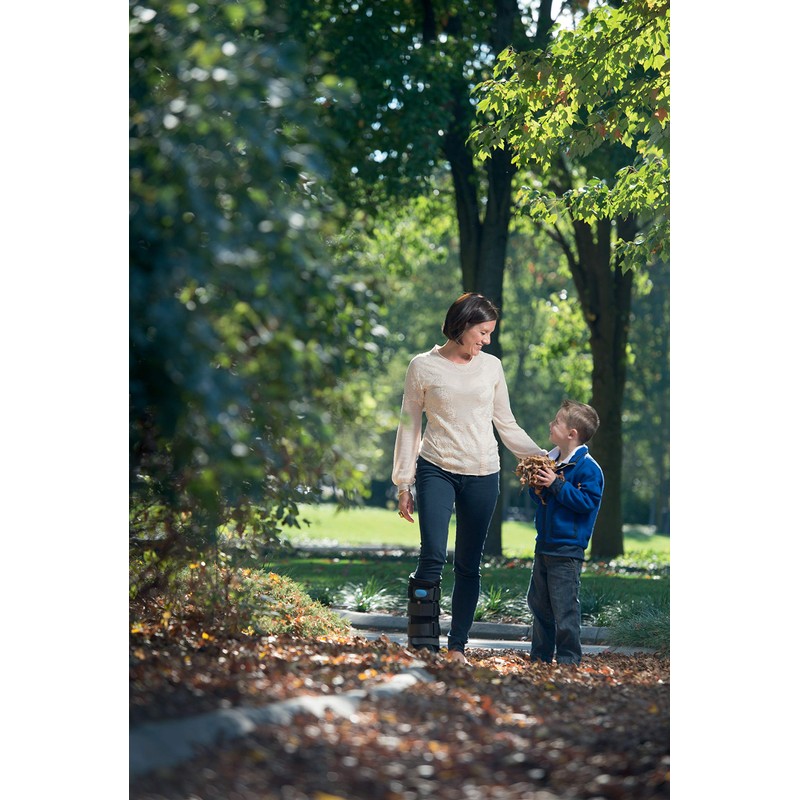 United Ortho Air Cam Walker Fracture Boot, Medium, Black