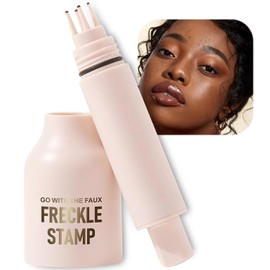 Lápiz de Pecas con Sello – Secado Rápido e Impermeable, Maquillaje de Pecas Falsas Realistas y Duradero, Ligero y Portátil, Vegano y sin Crueldad – Look Bronceado Natural para Verano – 03 Color Oscuro