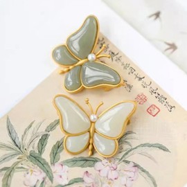 National Museum of Korea Goods Butterfly Brooch Pearl Jade Pendant and Natural Sensibility Foreigner Gift Souvenir I agree to third party delivery for delivery / 국립중앙박물관 굿즈 나비브로치 진주옥 팬던트 겸용 자연감성 외국인 선물 기념품 배송을 위한 제3자 제공에 동의합니다