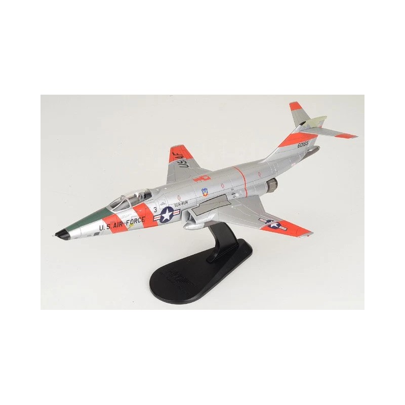 Hobby Master 1/72 RF-101C Voodoo #56-0165 USAF 363rd TRW