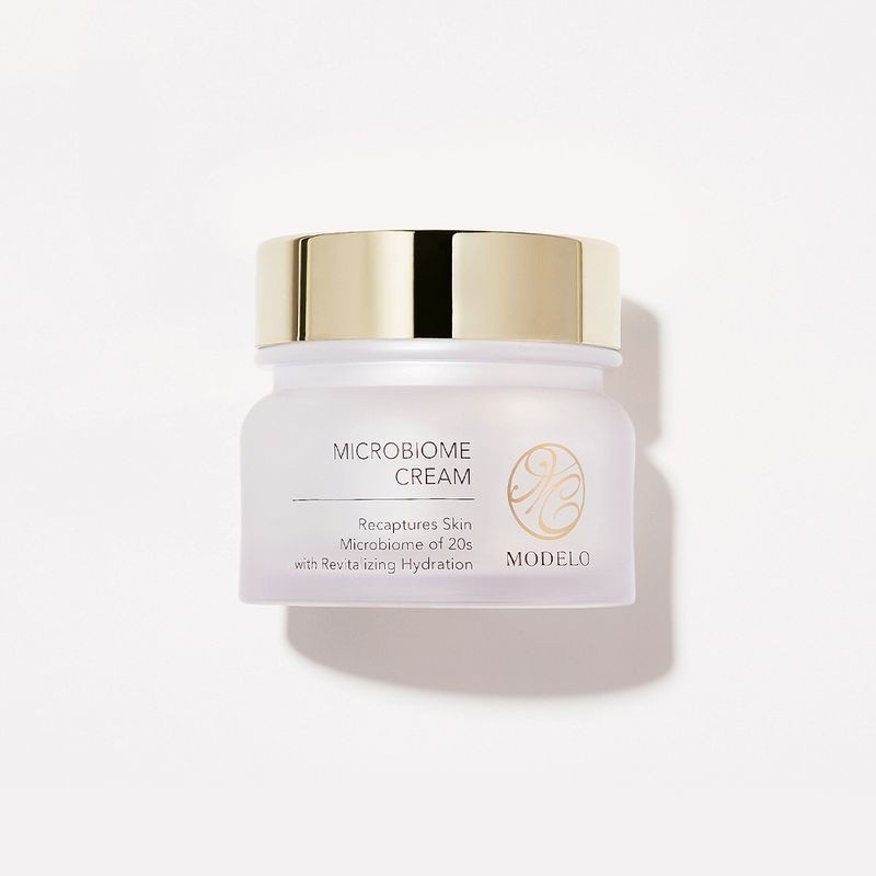as a model MODELO Microbiome Cream 50ml 4173091 / MODELO