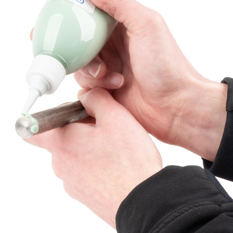 Tapping means/lubricating oil 200 ml