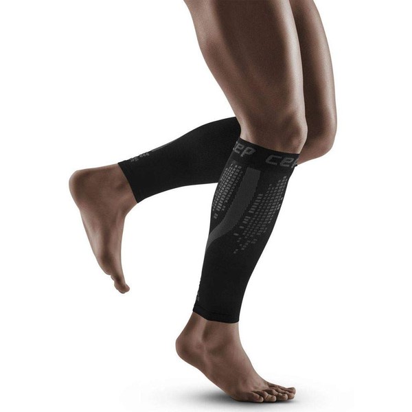 CEP - NIGHTTECH CALF SLEEVES REDESIGN for men | Reflective calf sleeves in black | size V