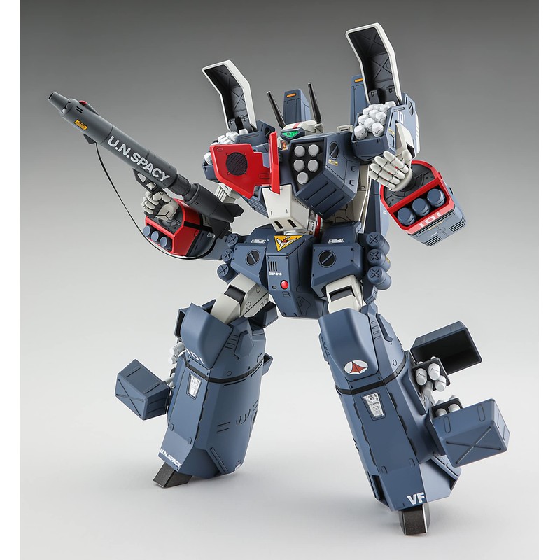 Hasegawa Super Time Fortress Macross VF-1J Armored Valkyrie (Batroid) 1/72