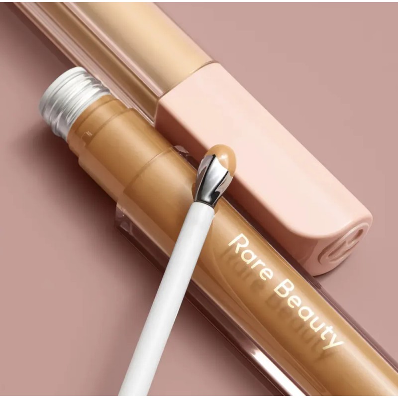 Corrector Líquido Rare Beauty Medium para Ojos Cobertura Media Acabado