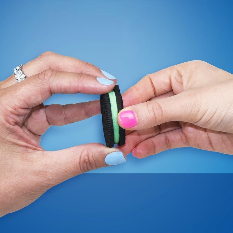 OREO Mint Creme Chocolate Sandwich Cookies, Party Size, 24.95 oz